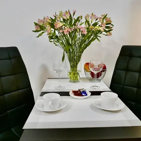 Sunny In Wilanow Close Town Hall, Palace Appartement Warschau